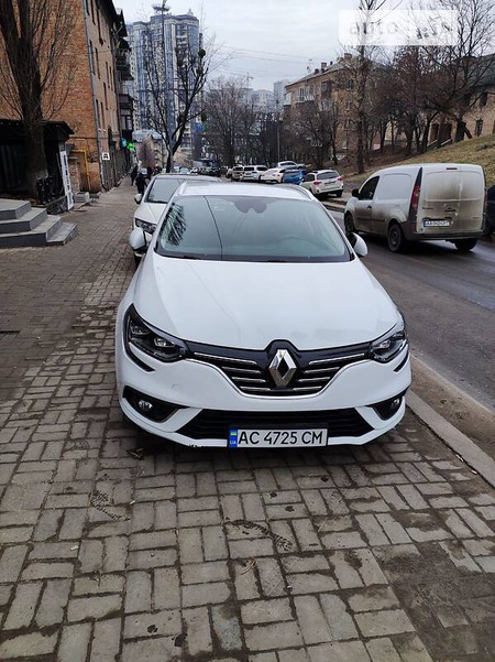 Renault Megane 2017  випуску Київ з двигуном 1.5 л дизель універсал  за 13600 долл. 