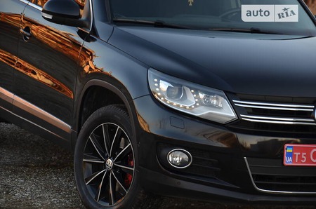 Volkswagen Tiguan 2012  випуску Львів з двигуном 0 л дизель позашляховик автомат за 16550 долл. 