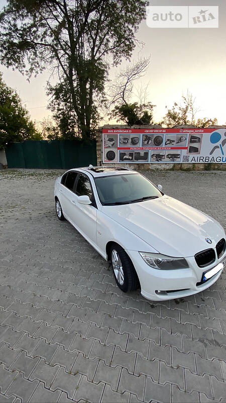 BMW 323 2009  випуску Одеса з двигуном 2.5 л бензин седан автомат за 10000 долл. 