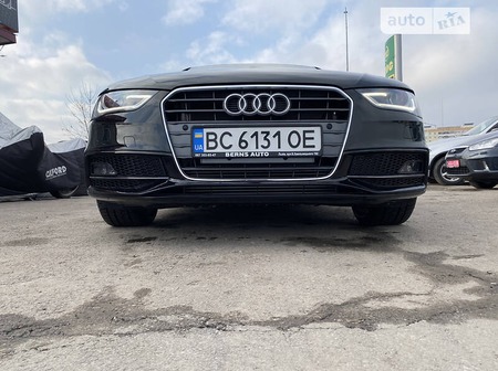 Audi A4 Limousine 2015  випуску Львів з двигуном 2 л бензин седан автомат за 13999 долл. 