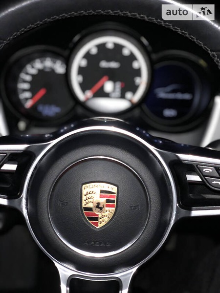 Porsche Macan 2015  випуску Івано-Франківськ з двигуном 3.6 л бензин позашляховик автомат за 44999 долл. 