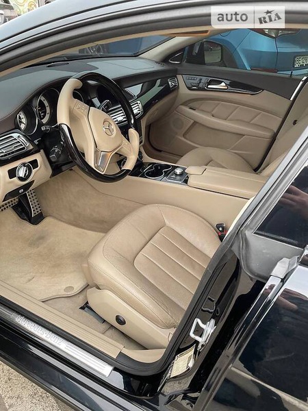 Mercedes-Benz CLS 550 2011  випуску Одеса з двигуном 4.7 л бензин седан автомат за 26900 долл. 