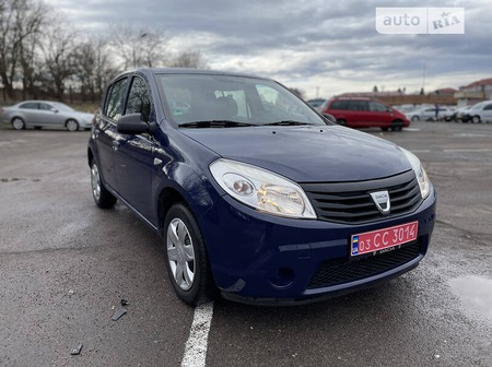 Dacia Sandero 2008  випуску Луцьк з двигуном 1.4 л бензин хэтчбек механіка за 4400 долл. 