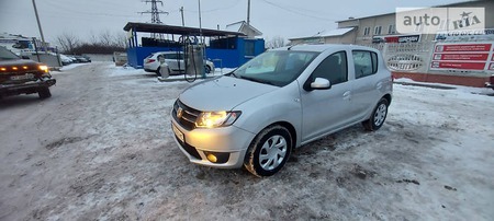 Dacia Sandero 2013  випуску Івано-Франківськ з двигуном 1.5 л дизель хэтчбек механіка за 6800 долл. 