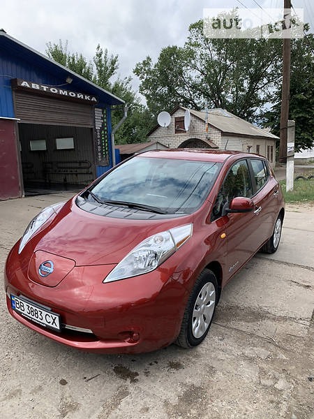 Nissan Leaf 2014  випуску Луганськ з двигуном 0 л електро хэтчбек автомат за 10000 долл. 