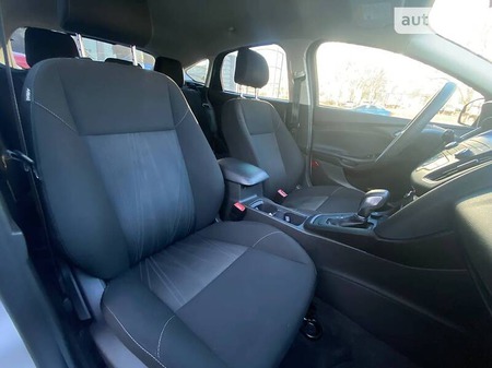 Ford Focus 2018  випуску Луганськ з двигуном 2 л бензин хэтчбек автомат за 13100 долл. 