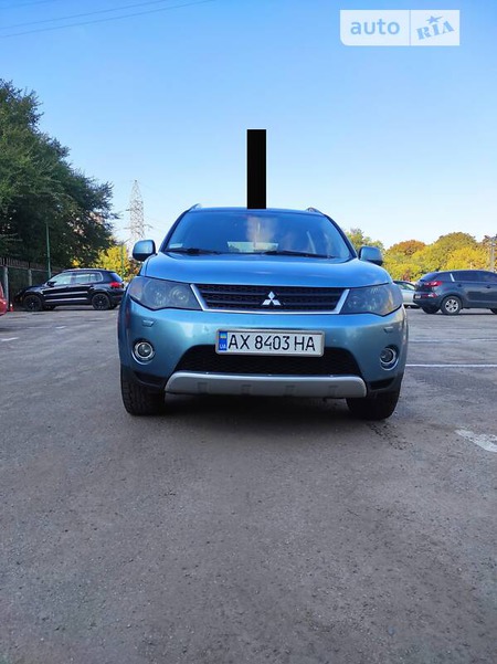 Mitsubishi Outlander 2008  випуску Харків з двигуном 2.4 л  універсал автомат за 10000 долл. 