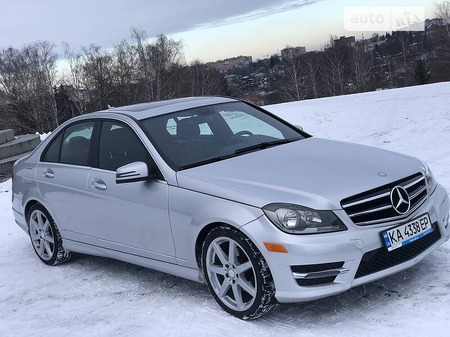 Mercedes-Benz C 250 2014  випуску Житомир з двигуном 1.8 л бензин седан автомат за 14500 долл. 