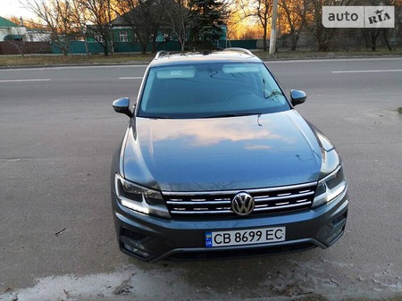 Volkswagen Tiguan 2019  випуску Чернігів з двигуном 2 л бензин позашляховик автомат за 30500 долл. 