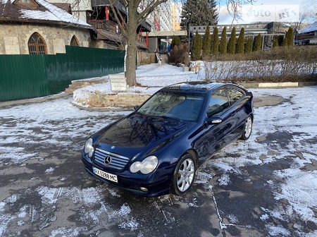 Mercedes-Benz C 200 2002  випуску Харків з двигуном 2 л бензин купе механіка за 5700 долл. 