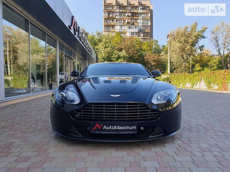 Aston Martin Vantage 2017  випуску Київ з двигуном 5.9 л бензин купе  за 103900 долл. 