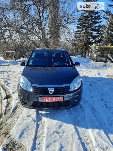 Dacia Sandero 2009  випуску Луганськ з двигуном 1.6 л  хэтчбек механіка за 5500 долл. 