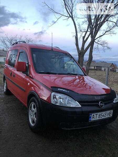 Opel Combo Life 2005  випуску Івано-Франківськ з двигуном 1.3 л дизель мінівен механіка за 4350 долл. 