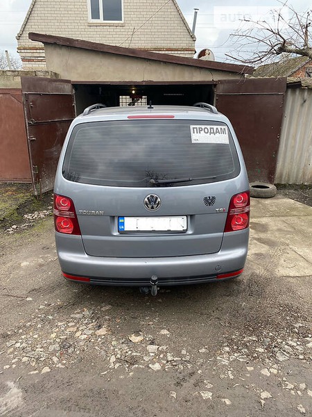 Volkswagen Touran 2010  випуску Херсон з двигуном 1.4 л бензин універсал механіка за 8300 долл. 