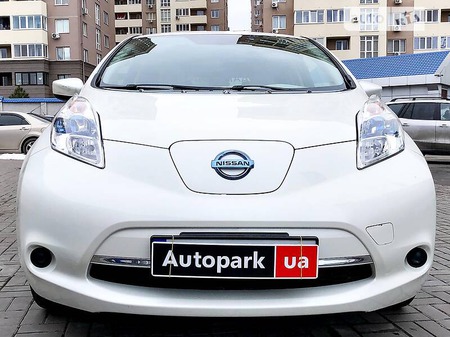 Nissan Leaf 2016  випуску Одеса з двигуном 0 л електро хэтчбек автомат за 12490 долл. 