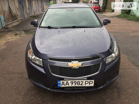 Chevrolet Cruze 2014  випуску Київ з двигуном 1.4 л бензин седан  за 7800 долл. 