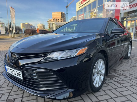 Toyota Camry 2020  випуску Луцьк з двигуном 2.5 л бензин седан автомат за 28000 долл. 