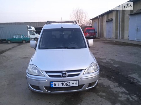 Opel Combo Life 2005  випуску Івано-Франківськ з двигуном 0 л дизель універсал механіка за 3900 долл. 