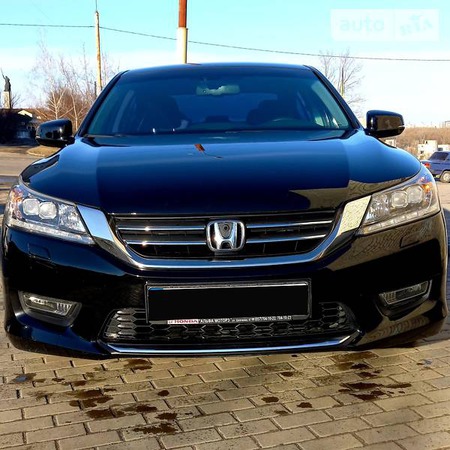 Honda Accord 2013  випуску Суми з двигуном 2.4 л бензин седан механіка за 15100 долл. 