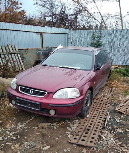 Honda Civic 1997  випуску Донецьк з двигуном 1.4 л бензин хэтчбек механіка за 500 долл. 