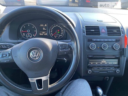Volkswagen Touran 2012  випуску Дніпро з двигуном 1.6 л бензин універсал автомат за 11500 долл. 