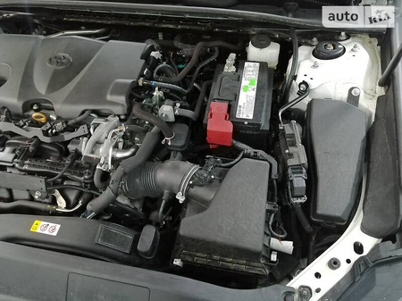 Toyota Camry 2019  выпуска Ужгород с двигателем 2.5 л бензин седан автомат за 23000 долл. 