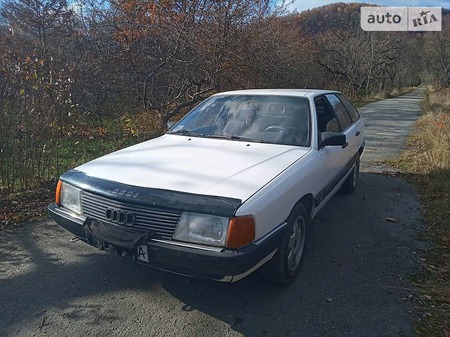 Audi 100 1986  випуску Івано-Франківськ з двигуном 2.2 л газ універсал  за 1300 долл. 