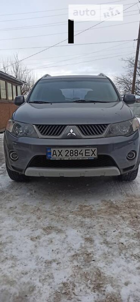 Mitsubishi Outlander 2007  випуску Харків з двигуном 2.4 л  позашляховик автомат за 10200 долл. 