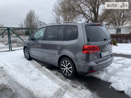 Volkswagen Touran 2011  випуску Дніпро з двигуном 1.6 л дизель мінівен автомат за 12000 долл. 