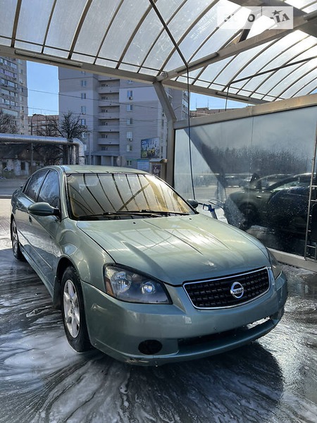 Nissan Altima 2005  випуску Дніпро з двигуном 2.5 л  седан автомат за 3400 долл. 