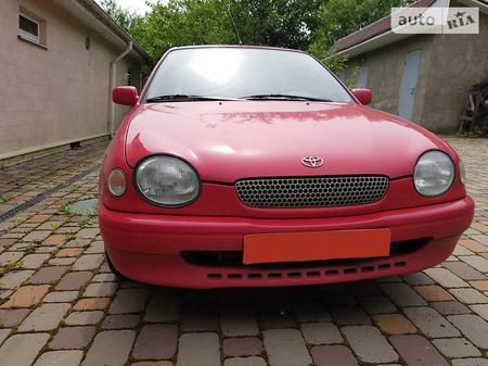 Toyota Corolla 1998  випуску Харків з двигуном 1.3 л бензин хэтчбек механіка за 4299 долл. 