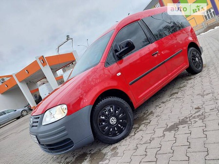 Volkswagen Caddy 2005  випуску Чернівці з двигуном 1.9 л дизель мінівен автомат за 6300 долл. 