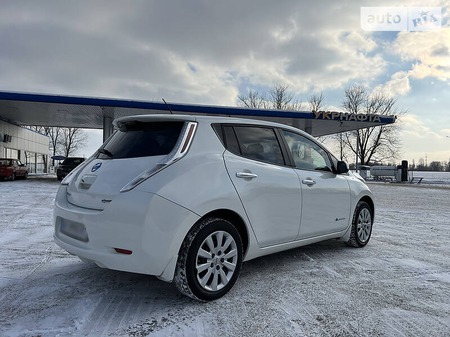 Nissan Leaf 2014  випуску Дніпро з двигуном 0 л електро хэтчбек  за 9300 долл. 