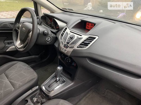 Ford Fiesta 2013  випуску Запоріжжя з двигуном 1.6 л бензин седан автомат за 6500 долл. 