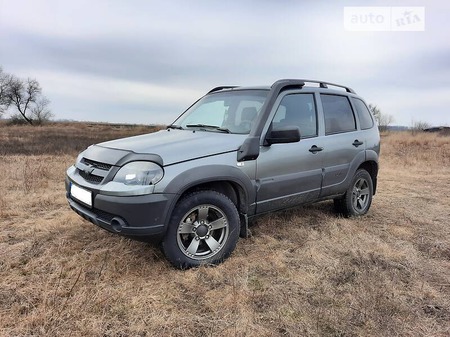 Chevrolet Niva 2019  випуску Дніпро з двигуном 1.7 л бензин позашляховик механіка за 10700 долл. 