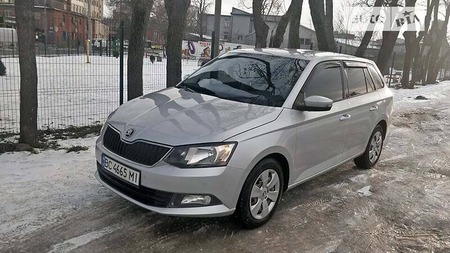 Skoda Fabia 2015  випуску Львів з двигуном 1.4 л дизель універсал автомат за 9900 долл. 