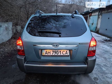 Hyundai Tucson 2007  випуску Дніпро з двигуном 2 л бензин позашляховик механіка за 7800 долл. 