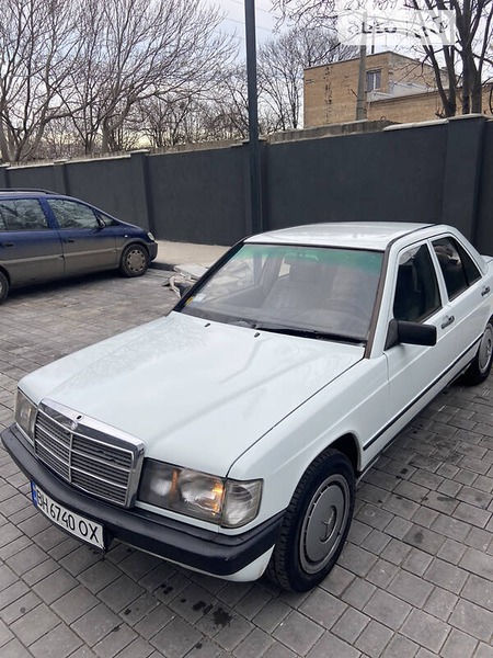 Mercedes-Benz 190 1988  випуску Одеса з двигуном 2 л дизель седан автомат за 2500 долл. 