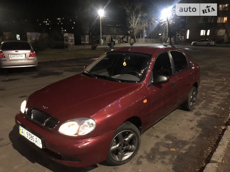 Daewoo Lanos 2005  випуску Київ з двигуном 1.5 л бензин седан механіка за 3300 долл. 