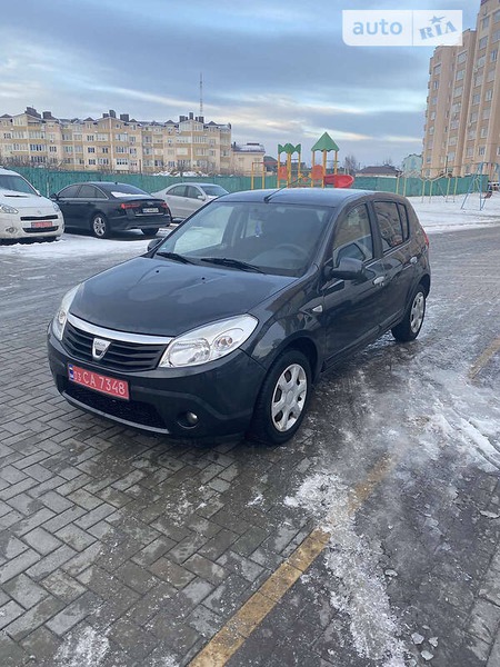 Dacia Sandero 2008  випуску Луцьк з двигуном 1.6 л бензин хэтчбек механіка за 5500 долл. 