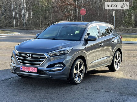 Hyundai Tucson 2015  випуску Луцьк з двигуном 2 л дизель позашляховик автомат за 24650 долл. 