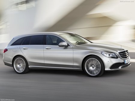 Mercedes-Benz C 180 2022  випуску  з двигуном 1.6 л бензин універсал механіка за 1183982 грн. 