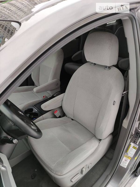 Toyota Sienna 2015  випуску Київ з двигуном 3.5 л  мінівен автомат за 19900 долл. 