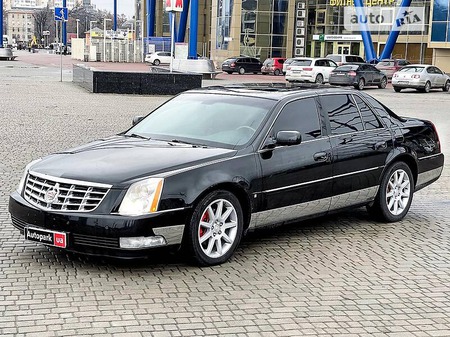 Cadillac DeVille 2006  випуску Харків з двигуном 4.6 л  седан автомат за 8590 долл. 