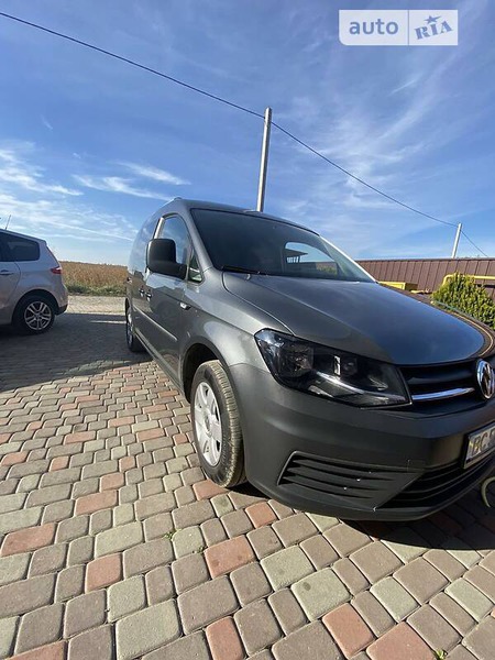 Volkswagen Caddy 2016  випуску Чернівці з двигуном 2 л  мінівен автомат за 14900 долл. 