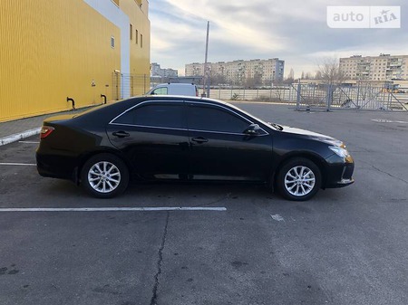 Toyota Camry 2014  випуску Луганськ з двигуном 2.5 л  седан автомат за 18000 долл. 