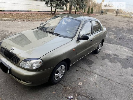 Daewoo Lanos 2007  випуску Київ з двигуном 1.5 л бензин седан механіка за 2000 долл. 