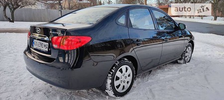 Hyundai Elantra 2010  випуску Харків з двигуном 1.6 л бензин седан автомат за 7750 долл. 