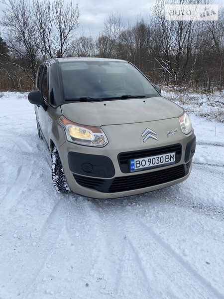 Citroen C3 Picasso 2012  випуску Львів з двигуном 1.4 л бензин універсал механіка за 6000 долл. 