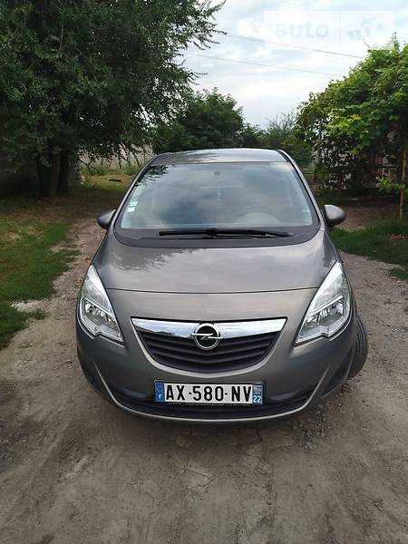 Opel Meriva 2010  випуску Запоріжжя з двигуном 1.3 л дизель мінівен механіка за 7600 долл. 